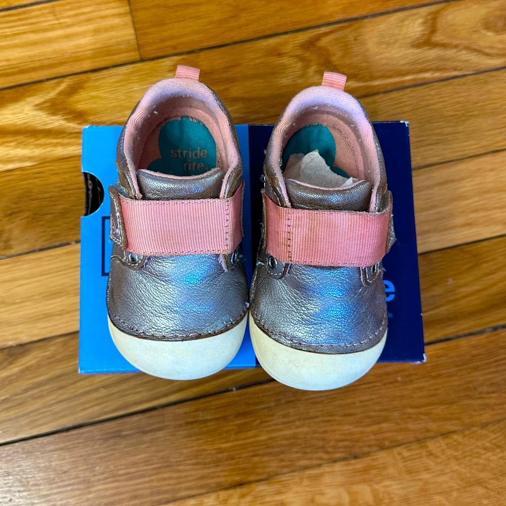 Stride Rite toddler Cameron Silver and Pink Leather Shoe. Toddler Size 5W